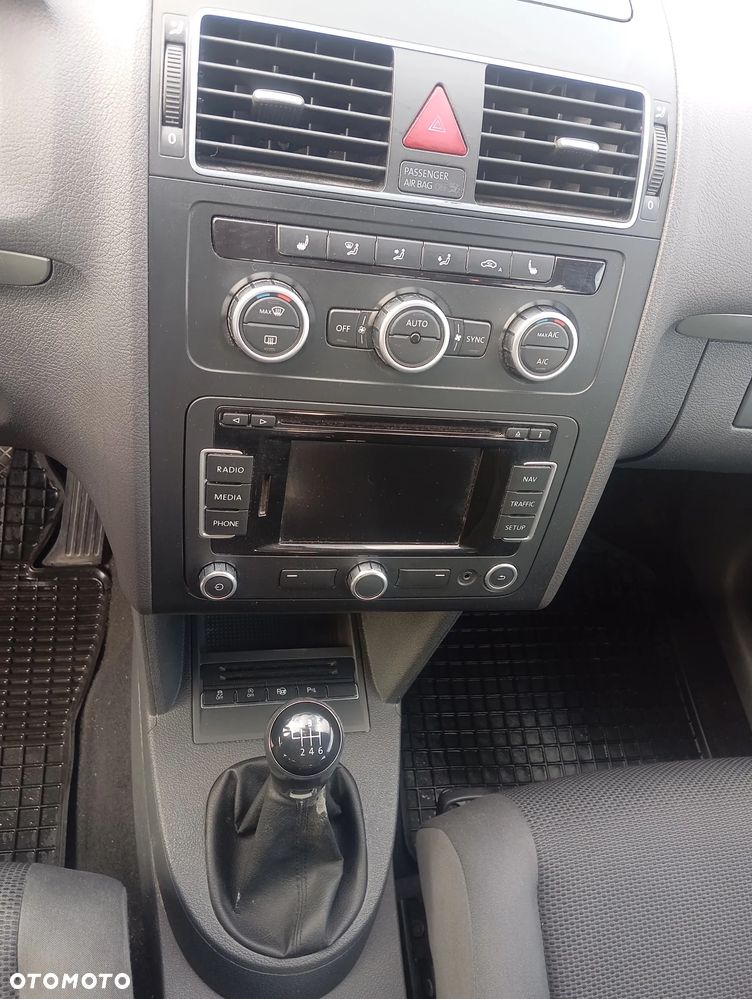 Volkswagen Touran 1.6 TDI DPF BlueMot Comfortline - 9