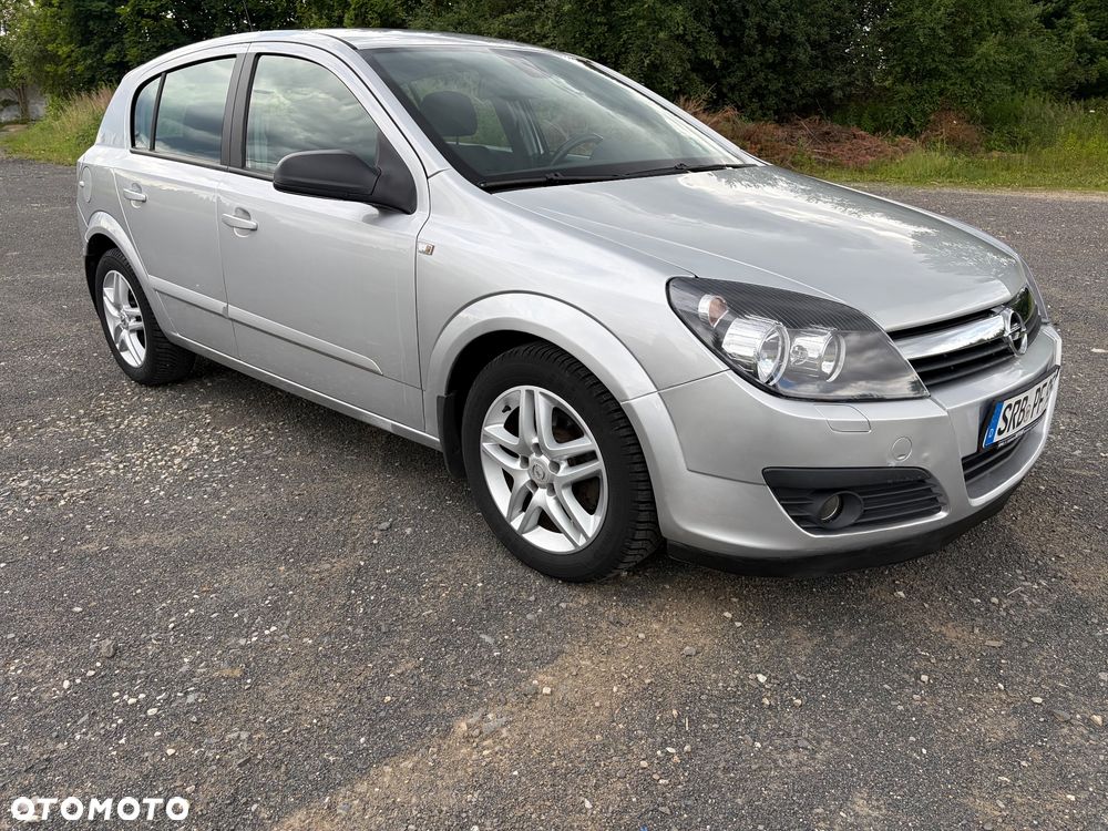 Opel Astra 1.6 Essentia - 4