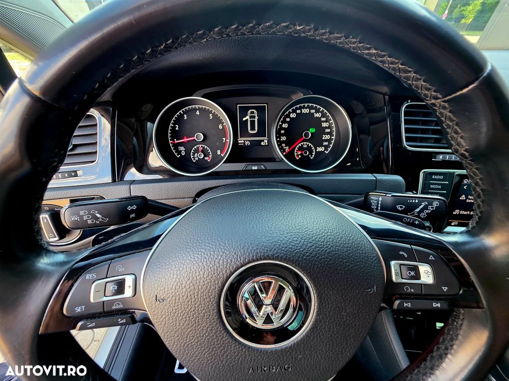 Volkswagen Golf - 12