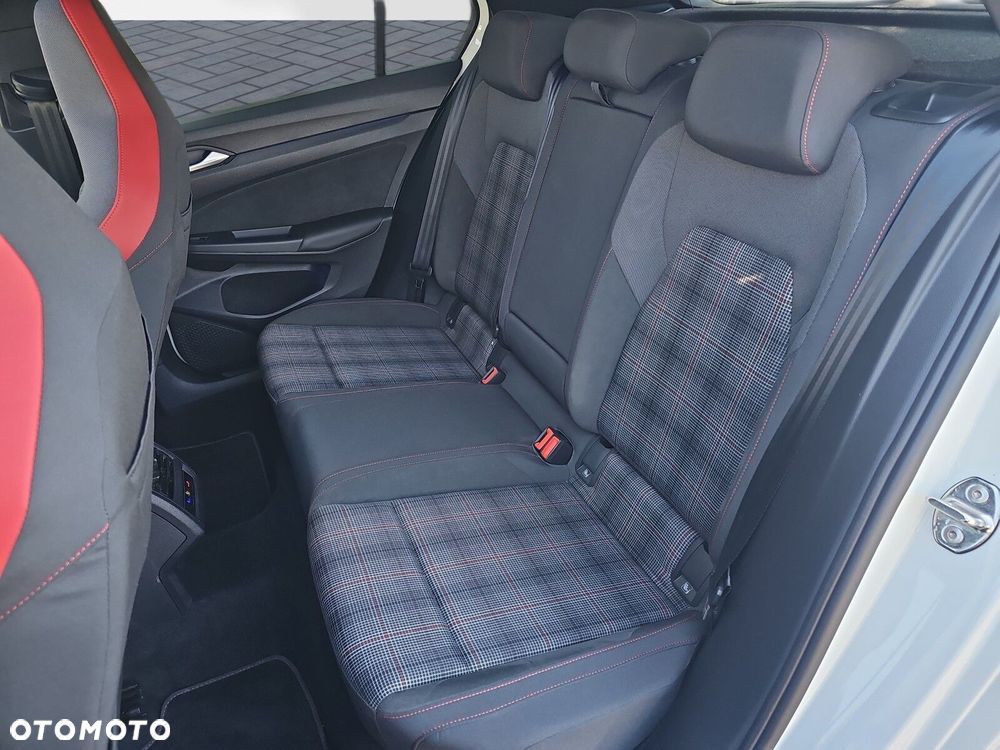 Volkswagen Golf - 20