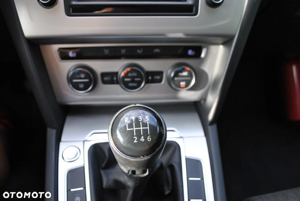 Volkswagen Passat 1.4 TSI (BlueMotion Technology) Comfortline - 17