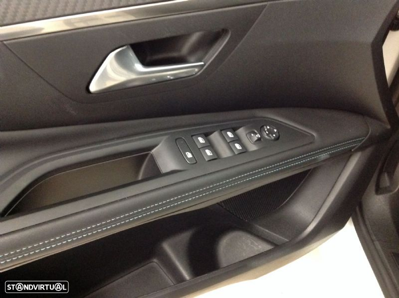 Peugeot 3008 1.6 Hybrid Allure Pack e-EAT8 - 33