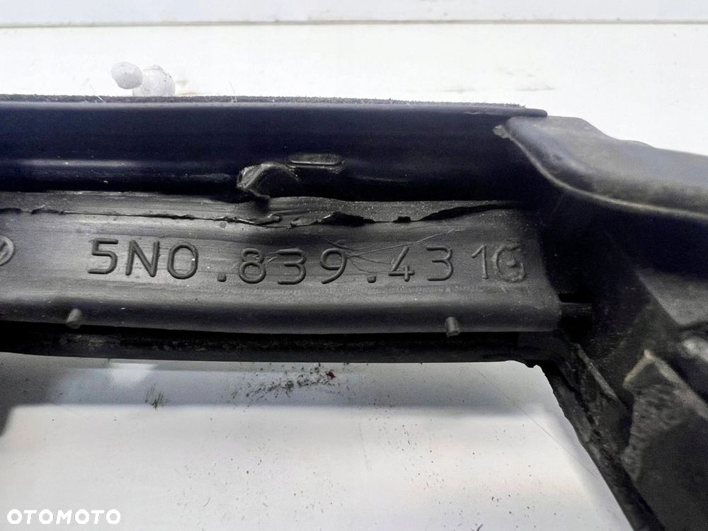 USZCZELKA RAMKA DRZWI LEWY TYŁ VW TIGUAN 5N0839431 CHROM - 6
