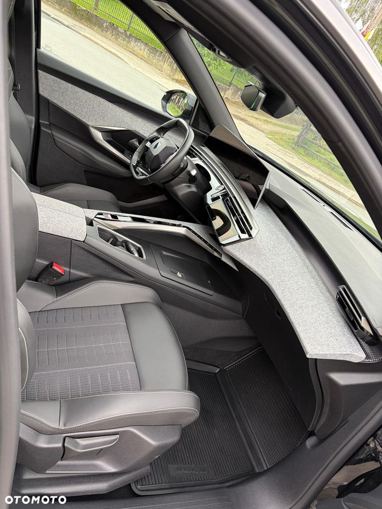 Peugeot E-5008 73kWh GT Exclusive - 17