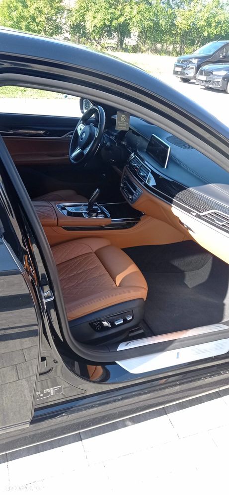 BMW Seria 7 750i xDrive - 4