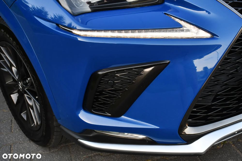 Lexus NX 300h E-FOUR F SPORT - 23