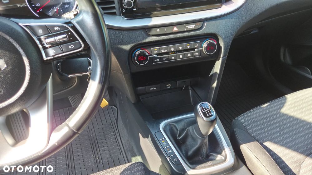 Kia Ceed 1.5 T-GDI M - 25