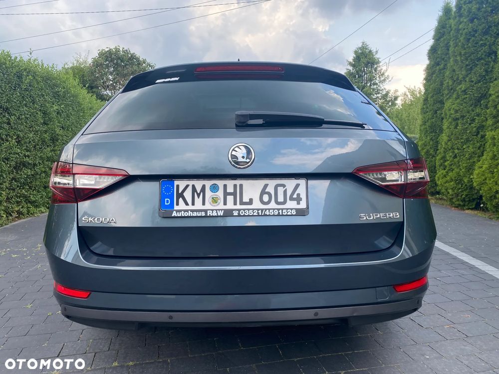 Skoda Superb 2.0 TDI L&K DSG - 8