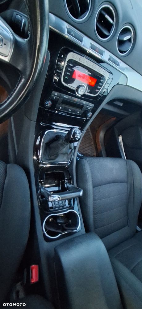 Ford S-Max - 8