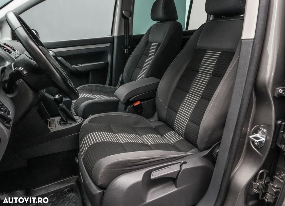 Volkswagen Touran 1.9 TDI DPF Conceptline BlueMotion - 13