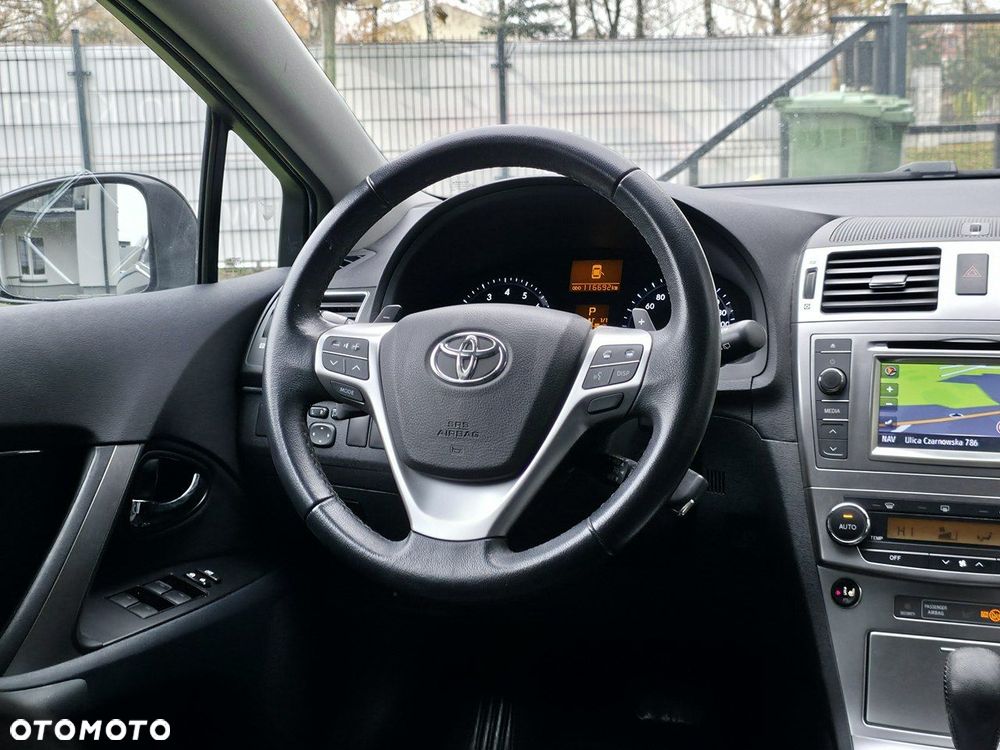 Toyota Avensis - 11
