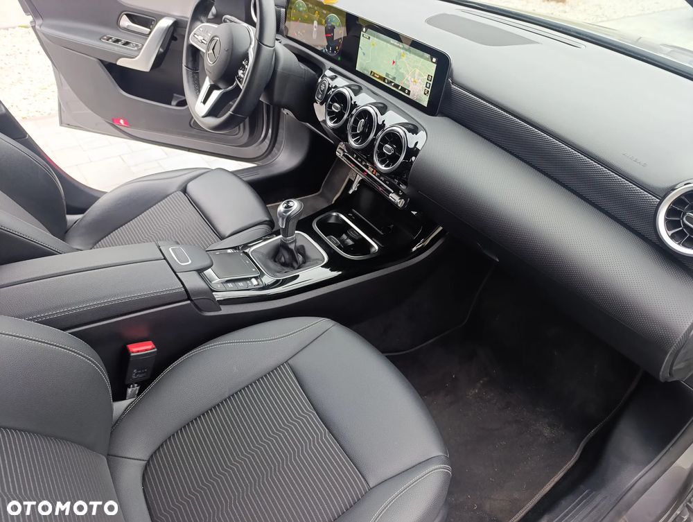 Mercedes-Benz Klasa A 160 Edycja specialna - 13