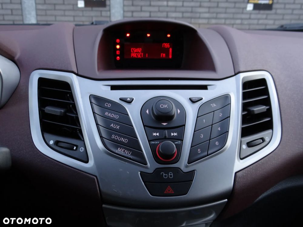 Ford Fiesta 1.25 Ambiente - 28