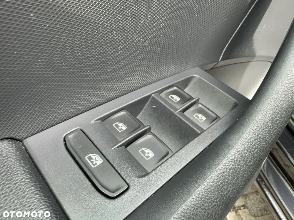 Skoda RAPID 1.0 TSI Ambition - 13