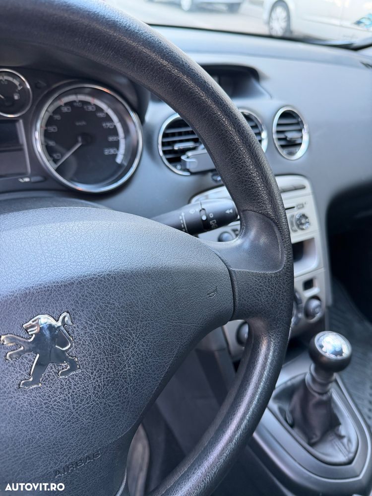 Peugeot 308 1.6HDi Premium - 6