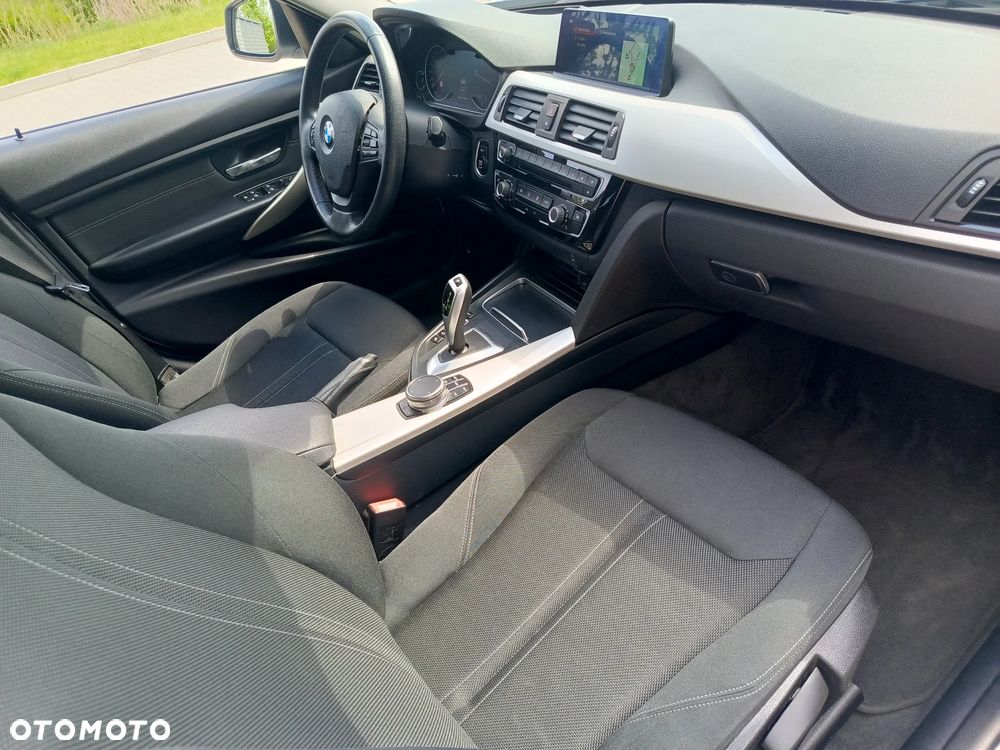 BMW Seria 3 318d Edition Luxury Line Purity - 11