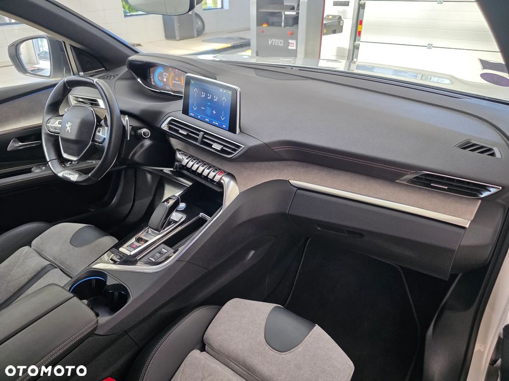 Peugeot 3008 1.6 PureTech Hybrid4 PHEV GT S&S EAT8 - 23