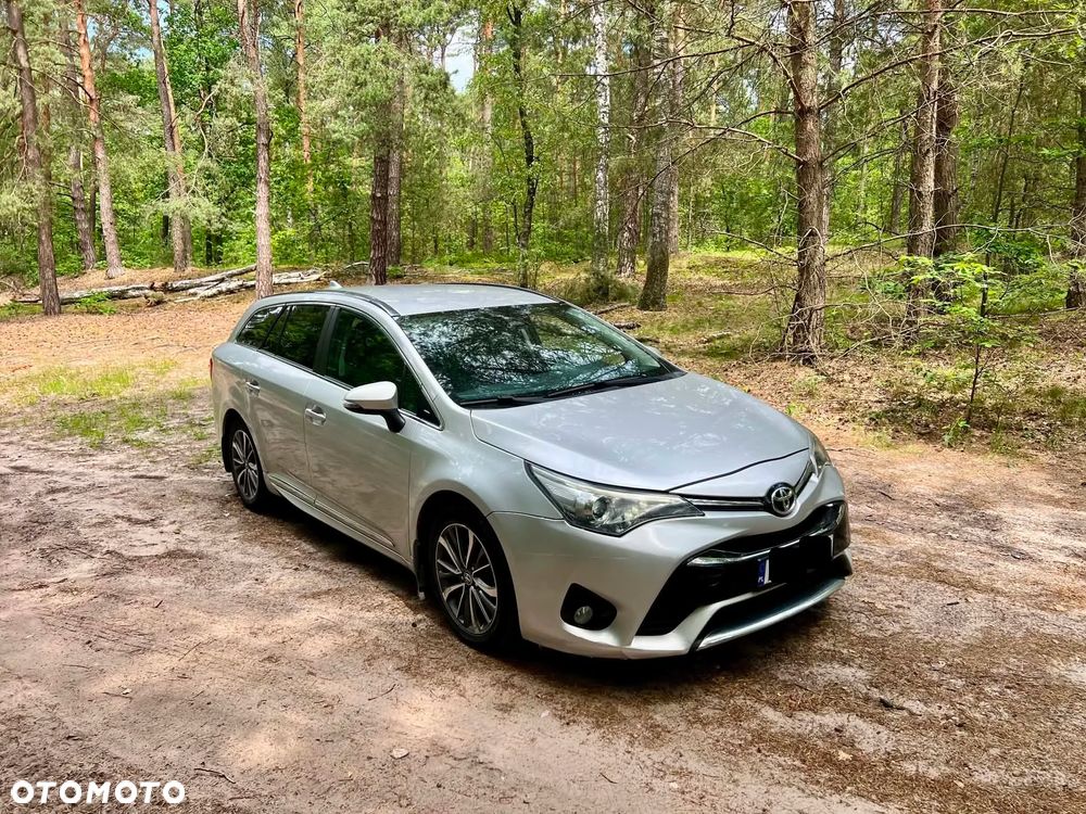 Toyota Avensis 2.0 D-4D Premium - 18