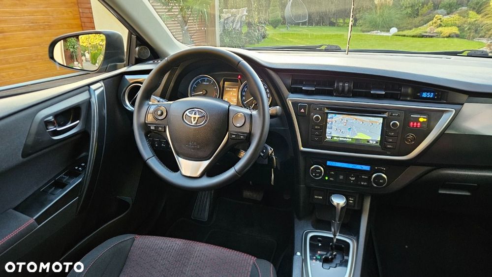 Toyota Auris 1.6 Valvematic Multidrive S Touring Sports Life - 23