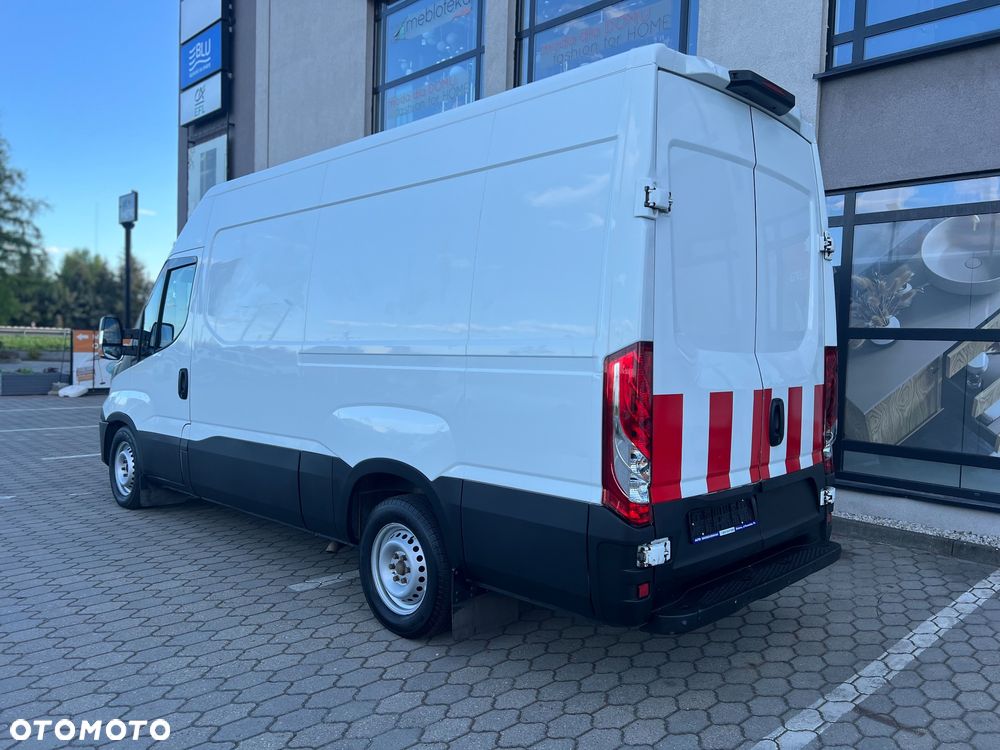 Iveco DAILY 35s18 L3H2 - 3