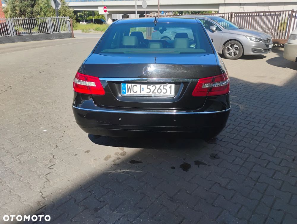 Mercedes-Benz Klasa E 220 CDI DPF BlueEFFICIENCY Automatik Avantgarde - 5