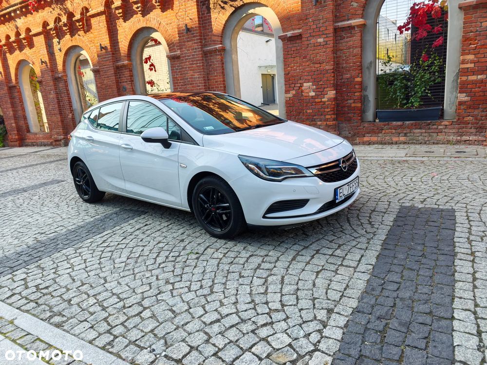Opel Astra 2018 photo 2
