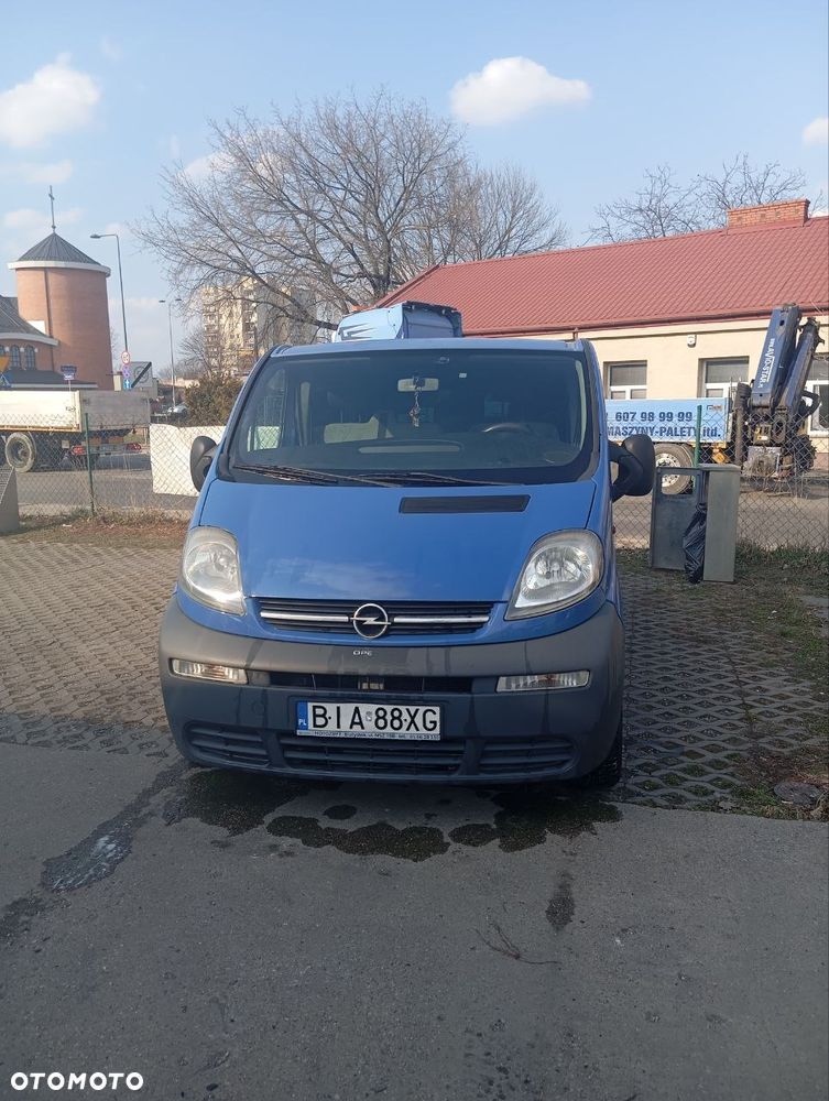 Opel Vivaro - 1