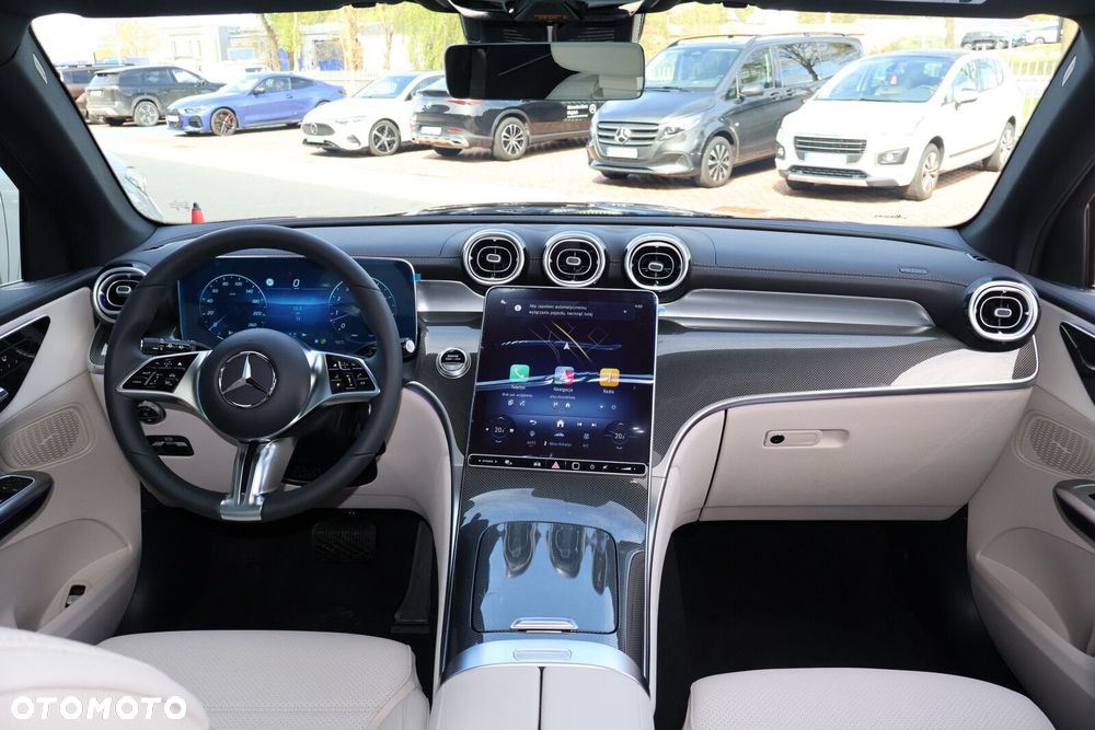 Mercedes-Benz GLC - 12