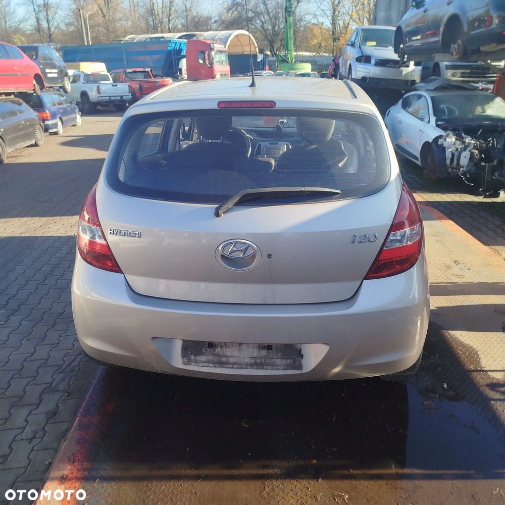Hyundai I20  na części . - 11