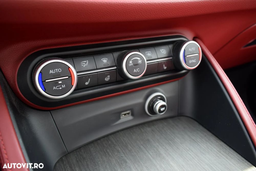 Alfa Romeo Stelvio 2.2 16V AT8 Q4 Lusso - 18