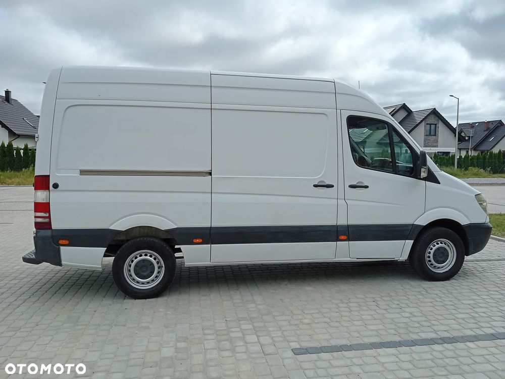 Mercedes-Benz Sprinter - 14