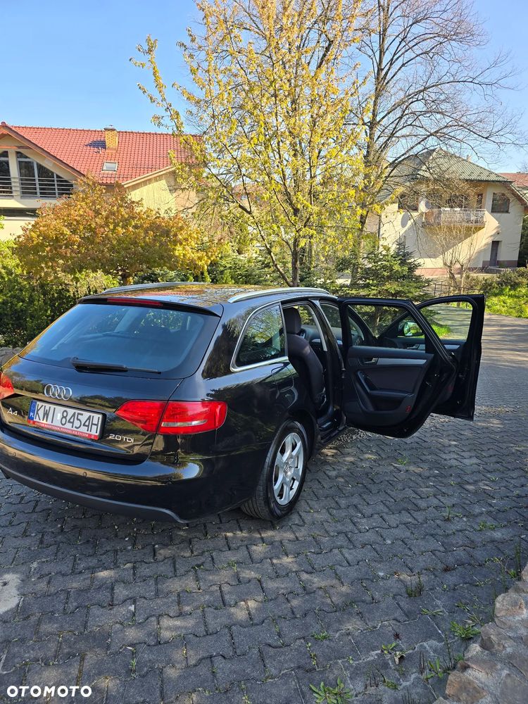 Audi A4 Avant 2.0 TDI DPF Ambiente - 18