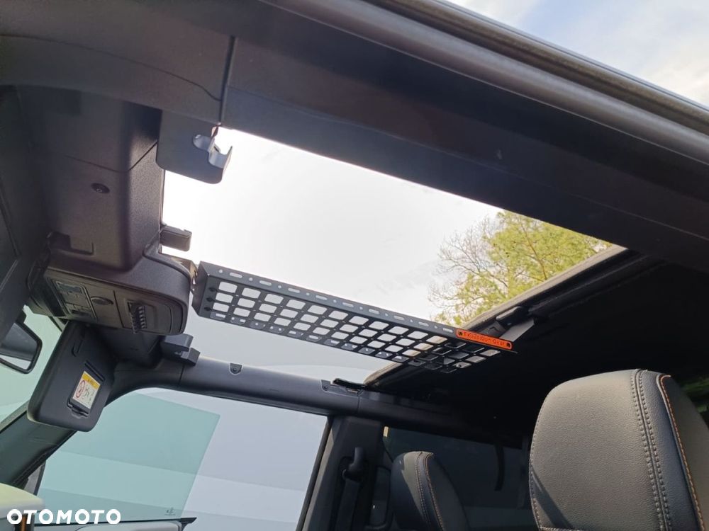 Ford Bronco - 26