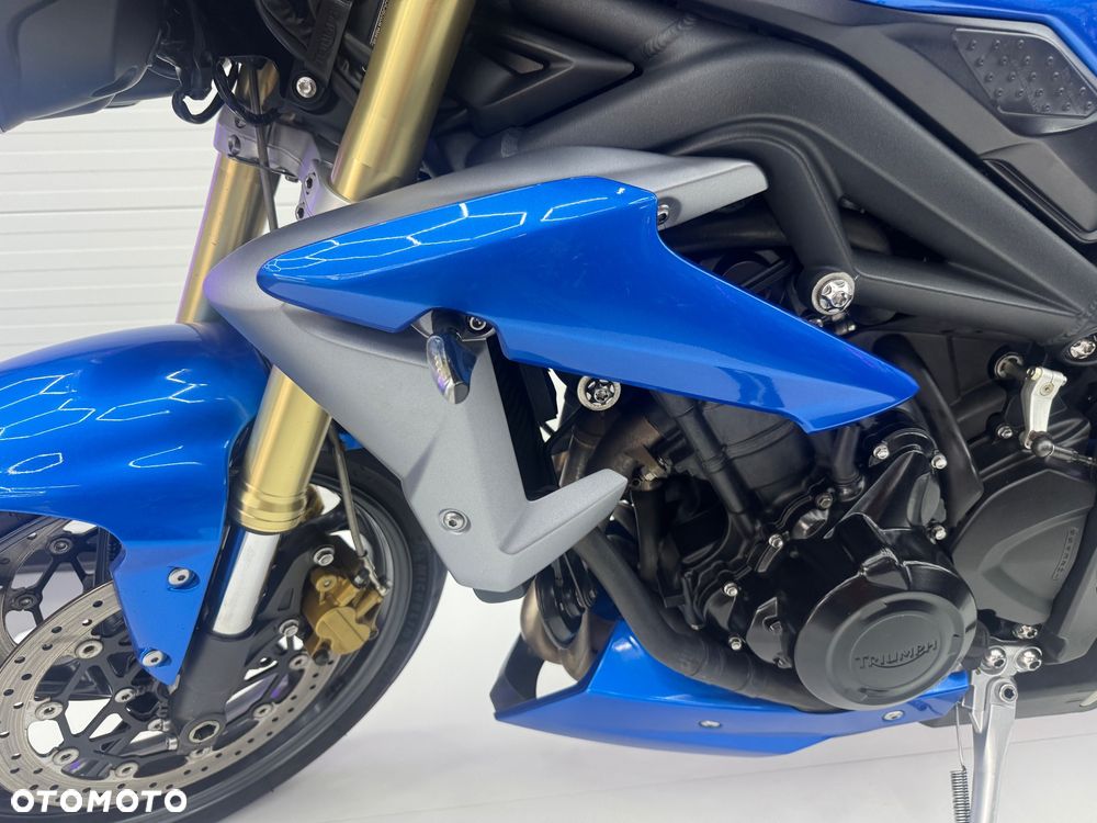 Triumph Street Triple - 16