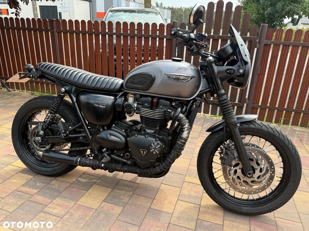 Triumph Bonneville - 1