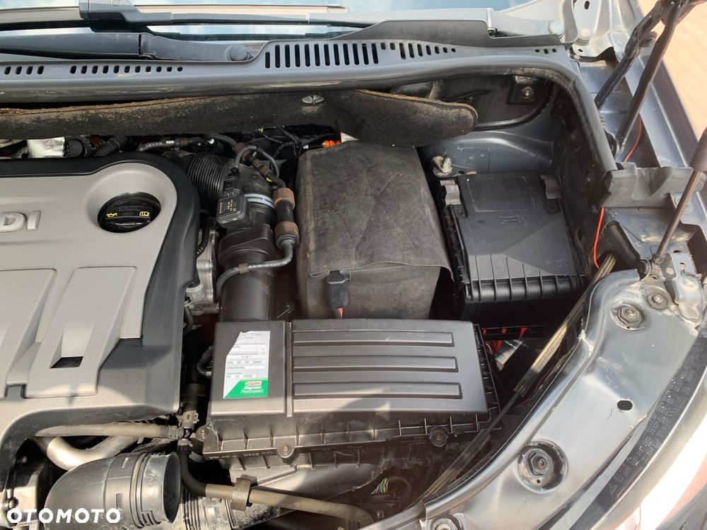 Volkswagen Touran 1.6 TDI DPF BlueMotion Technology Highline - 13