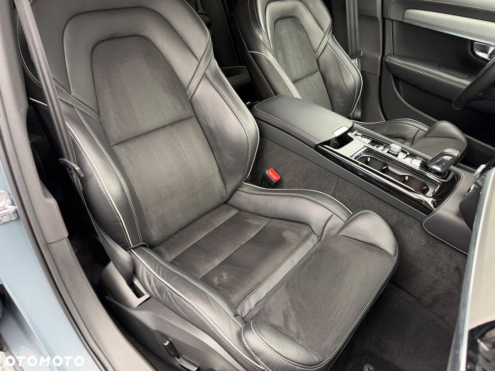 Volvo V90 T8 AWD Plug-In Hybrid R-Design - 12