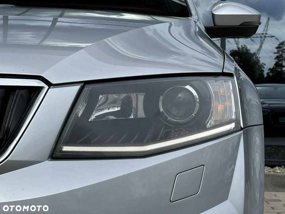 Skoda Octavia 2.0 TDI DSG RS - 7