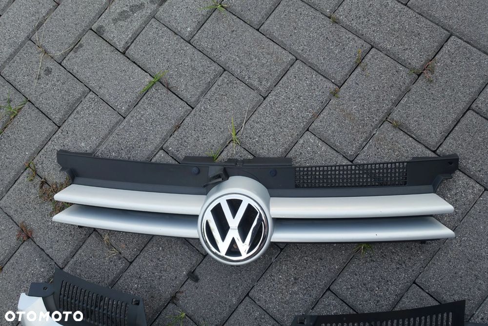 ATRAPA GRILL GOLF V PLUS IV - 2