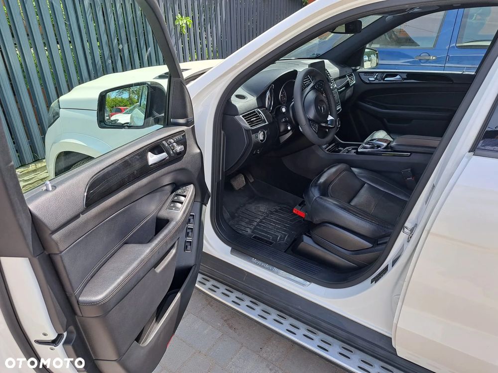 Mercedes-Benz GLS - 7