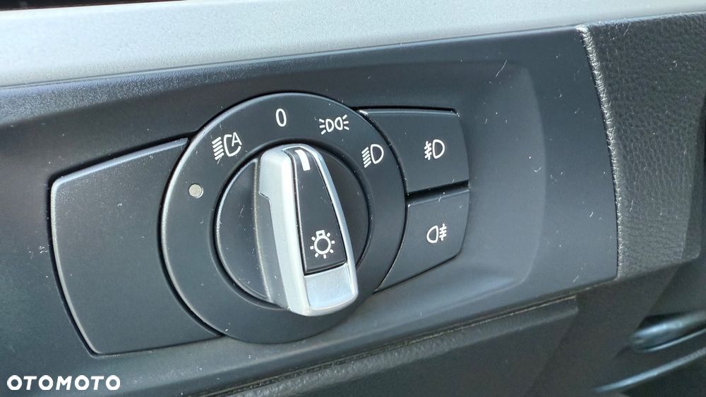 BMW Seria 3 320d xDrive - 15
