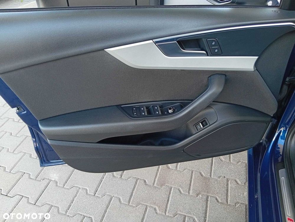 Audi A4 Limousine - 10