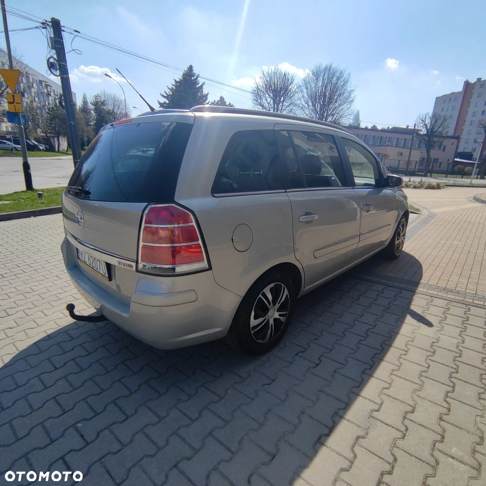 Opel Zafira 1.9 CDTI Cosmo ActiveSelect - 3