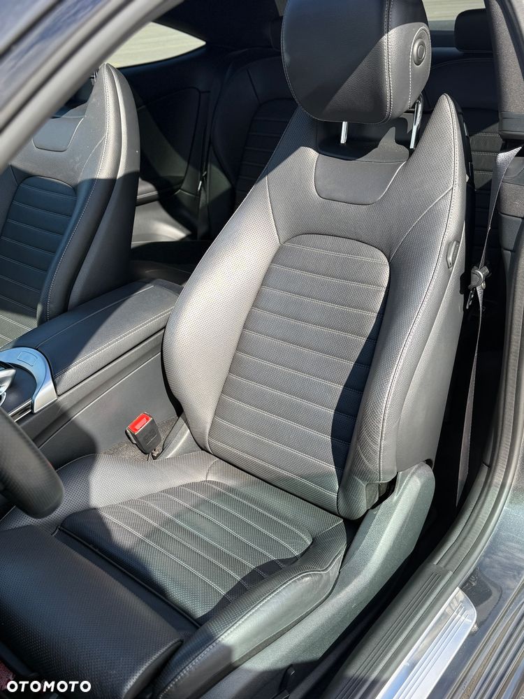 Mercedes-Benz Klasa C 400 4Matic 9G-TRONIC AMG Line - 12