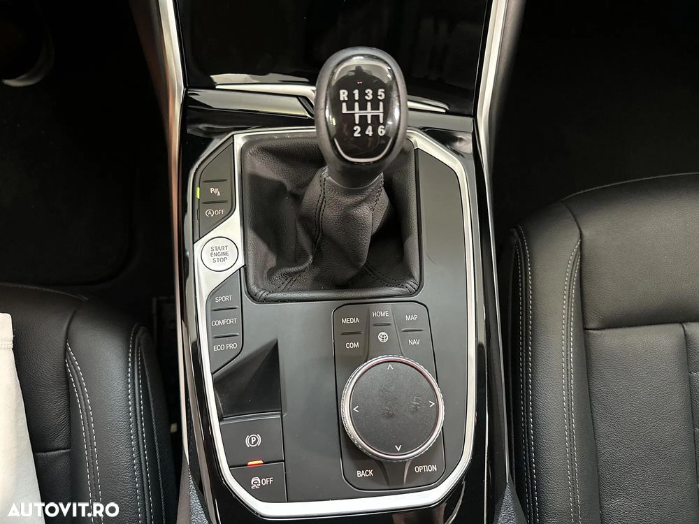 BMW Seria 3 318d Touring - 17