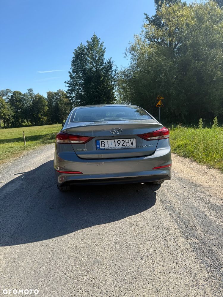 Hyundai Elantra 1.6 Premium - 8