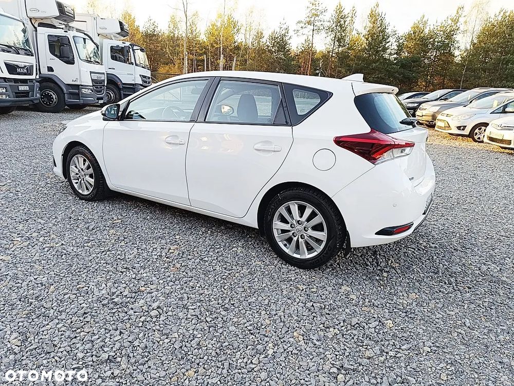 Toyota Auris 1.33 VVT-i Active - 4