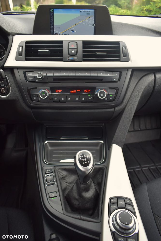 BMW Seria 3 318d Blue Performance Luxury Line - 5