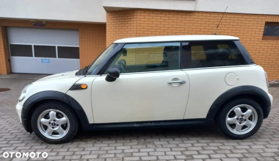 MINI Cooper Standard - 5
