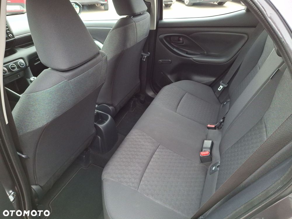 Toyota Yaris - 10